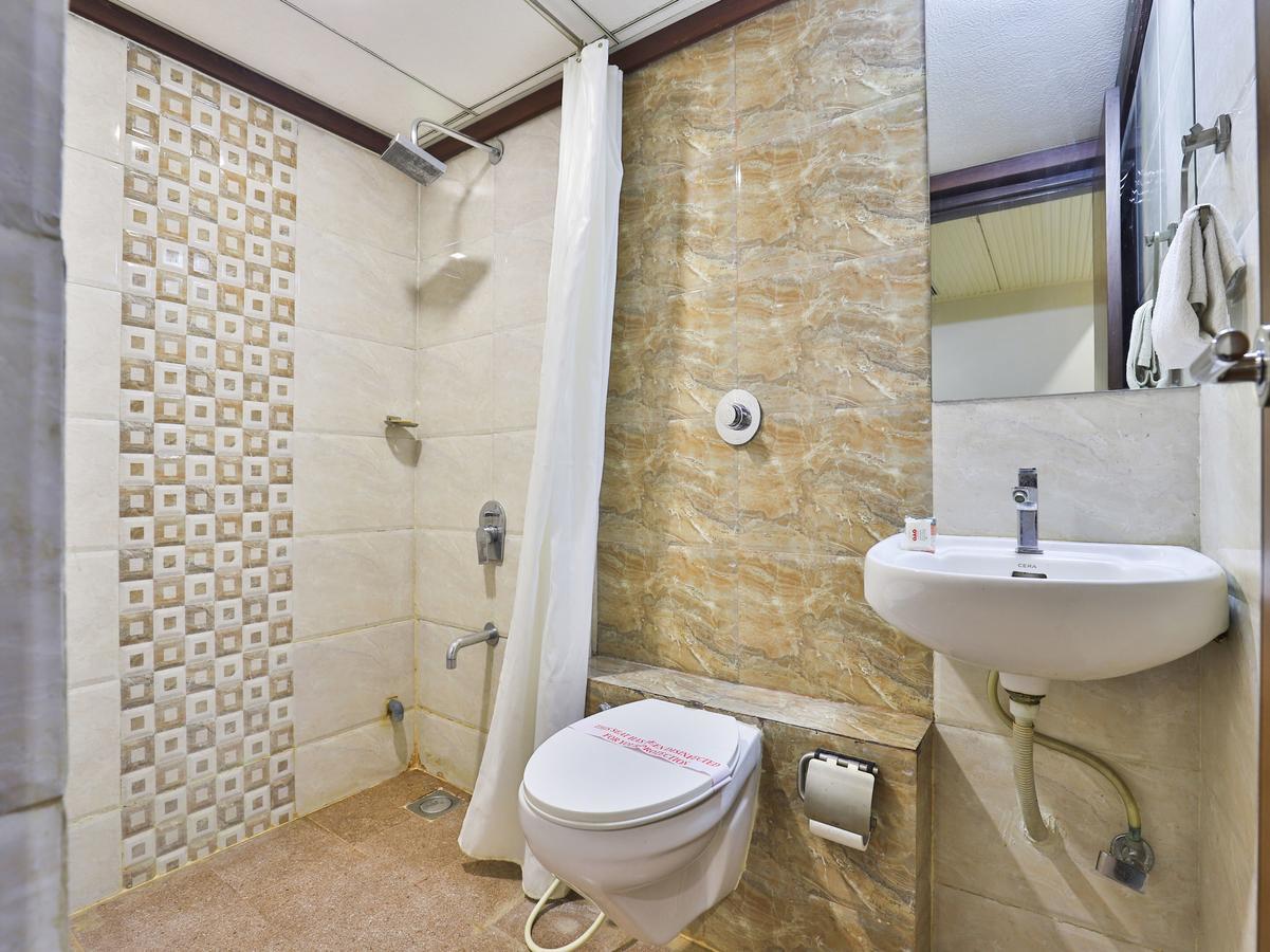 אחמדאבאד Oyo 13253 The Grand Vinayak Hotel מראה חיצוני תמונה